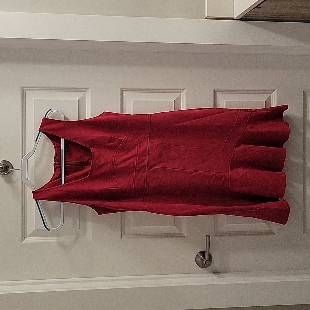 Red sleeveless dress